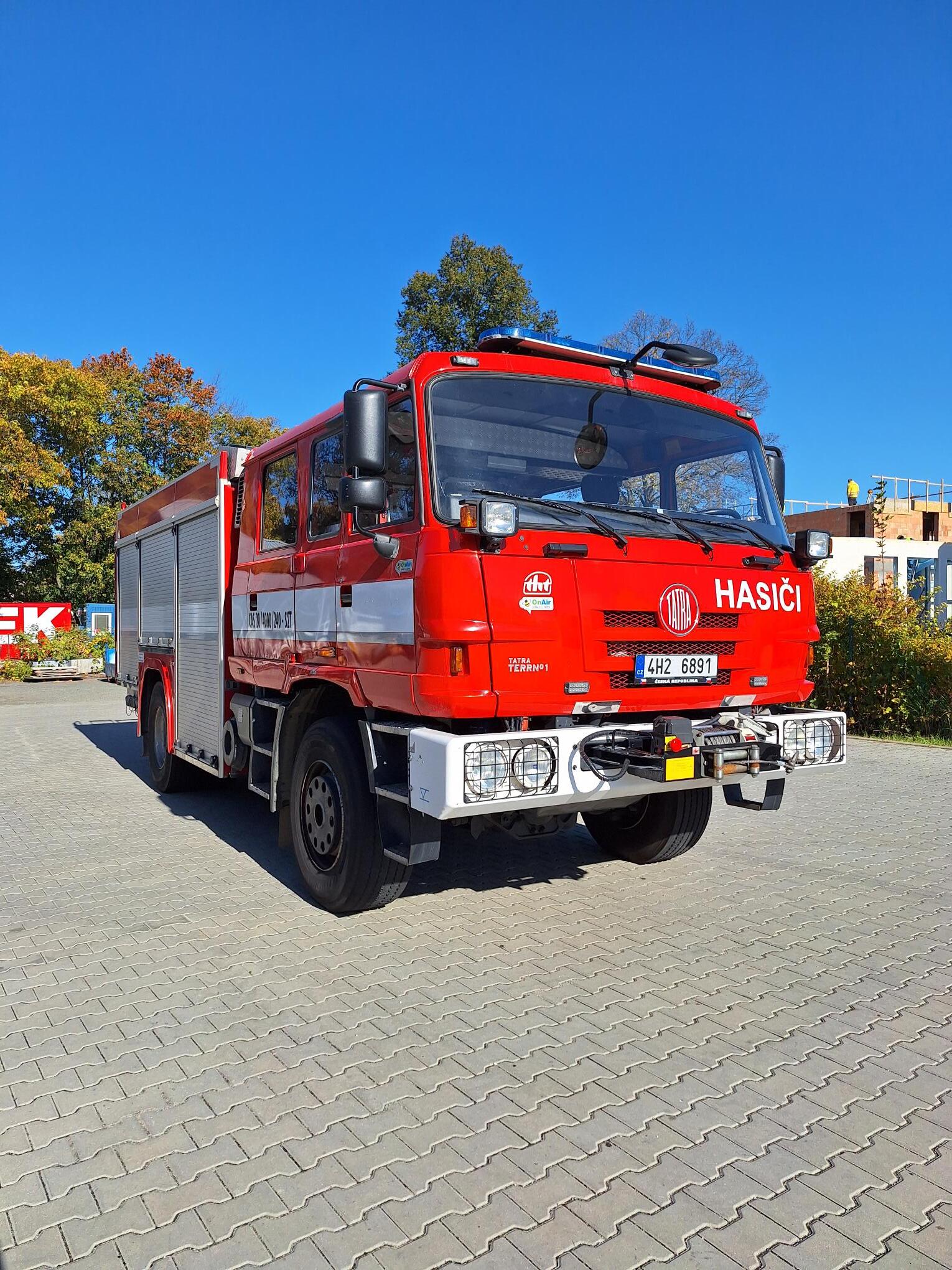 zanovni-tatra-darovana-hradeckym-hzs
